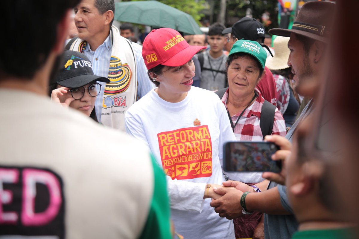 MinAgricultura's tweet image. 🧵1️⃣1️⃣ Recomposición y garantías para el ejercicio de los sistemas propios de conocimiento de los pueblos y las comunidades.🧶🗣️
1️⃣2️⃣ Transformación de economías en donde existen cultivos de uso ilícito de coca, marihuana y amapola.💰♻️