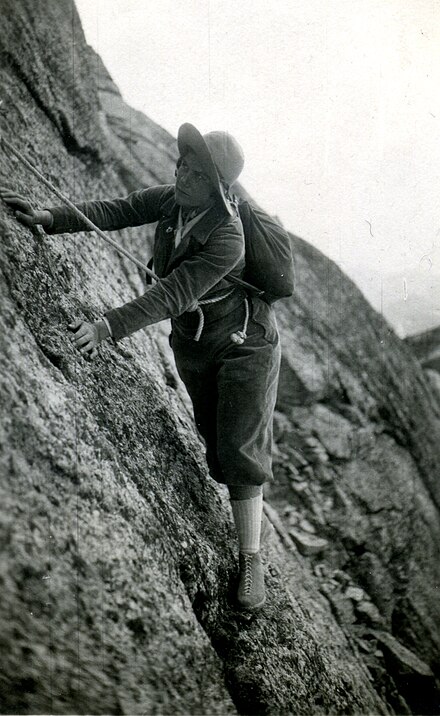 25 anni fa la #montagna perdeva una grande esponente femminile che amava fotografare e filmare le sue ascensioni.

Le piaceva definirsi pellegrina delle Alpi.

Sul blog ricordo Ninì Pietrasanta, un personaggio straordinario da non dimenticare:

camoscibianchi.wordpress.com/2025/02/22/nin…