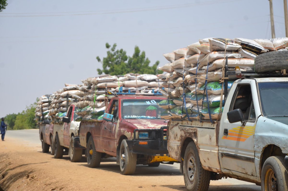 honbetara1's tweet photo. As we begin the Holy month of Ramadan, I directed my team to begin the distribution of food items, such as rice and sugar, among other related items, to assist the good people of my constituency as we go through the fasting period. Today, we started out with Shani Local Government Area.
My people come first, always! - MBA
#SharedProsperity