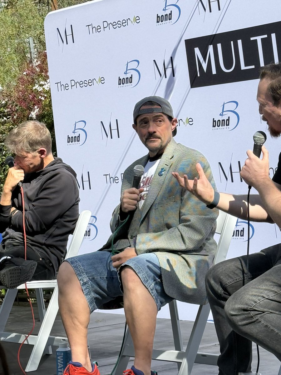 ParksAndCons's tweet photo. Next on the stage, @CoyJandreau moderates a comic panel with @RobertKirkman, @robertliefeld & @ThatKevinSmith! #MultiCon #MultiConLAStrong https://t.co/4muTrzNGCR