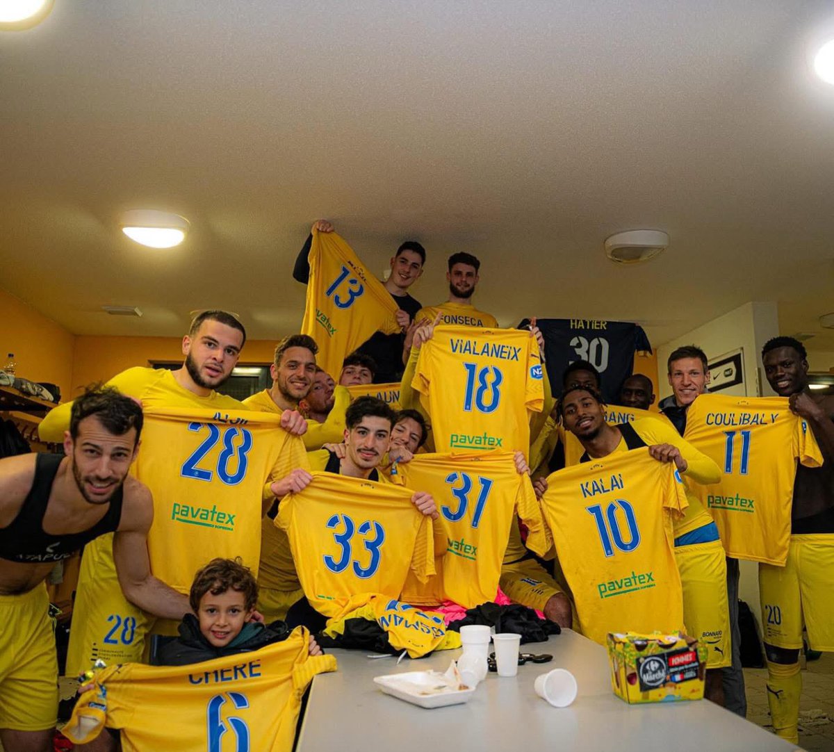 SAS_EPINAL's tweet photo. 👏 Félicitations aux 1️⃣7️⃣ guerriers du soir pour la belle victoire acquise face à un adversaire alsacien qui restait sur une série impressionnante 💪💛💙

#sas #epinal #grandirensemble #national2 https://t.co/48vRJNZNDh