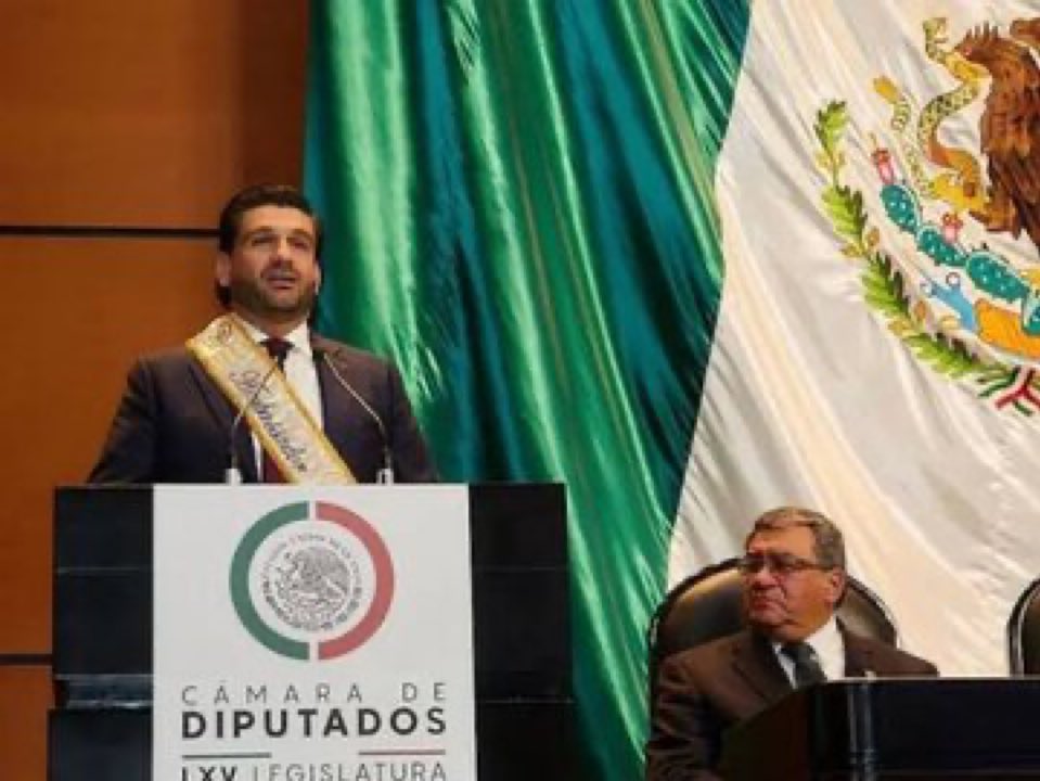 Funesta's tweet photo. Sólo en este México mágico, el abogado de un narco, como “El Mayo”, pudo ser nombrado “Embajador Internacional por la Paz” en el Congreso 🥹 https://t.co/j0L2sdAphI