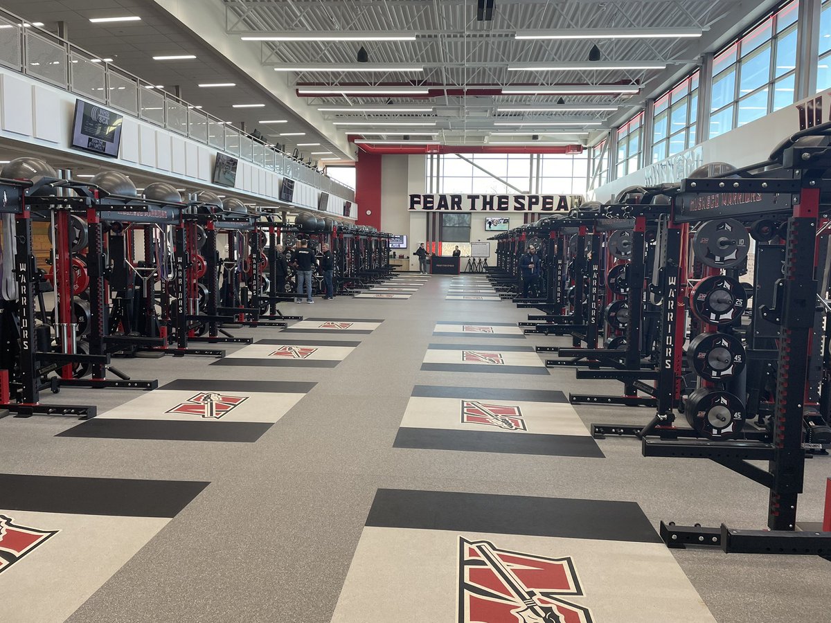 CoachHuber02's tweet image. @NHSSCA_WI the Cadillac of high school facilities. The dojo of dojo’s. Muskego High School. Solid Strength Clinic put on today!  The Meat Wagon was definitely full…