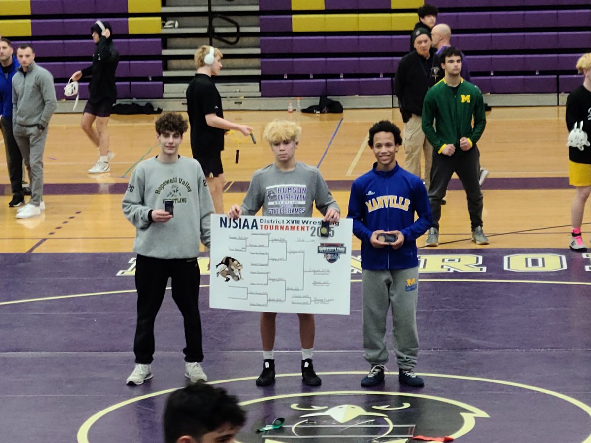 We’ve got 4 moving on to the Region 5 tournament!
🥇 Freitag
🥈 Abdelmageed, Monge 
🥉 E. Bennett

#Horsepower #BadCompany #MustangCountry #BleedBlueAndGold #NJWrestling