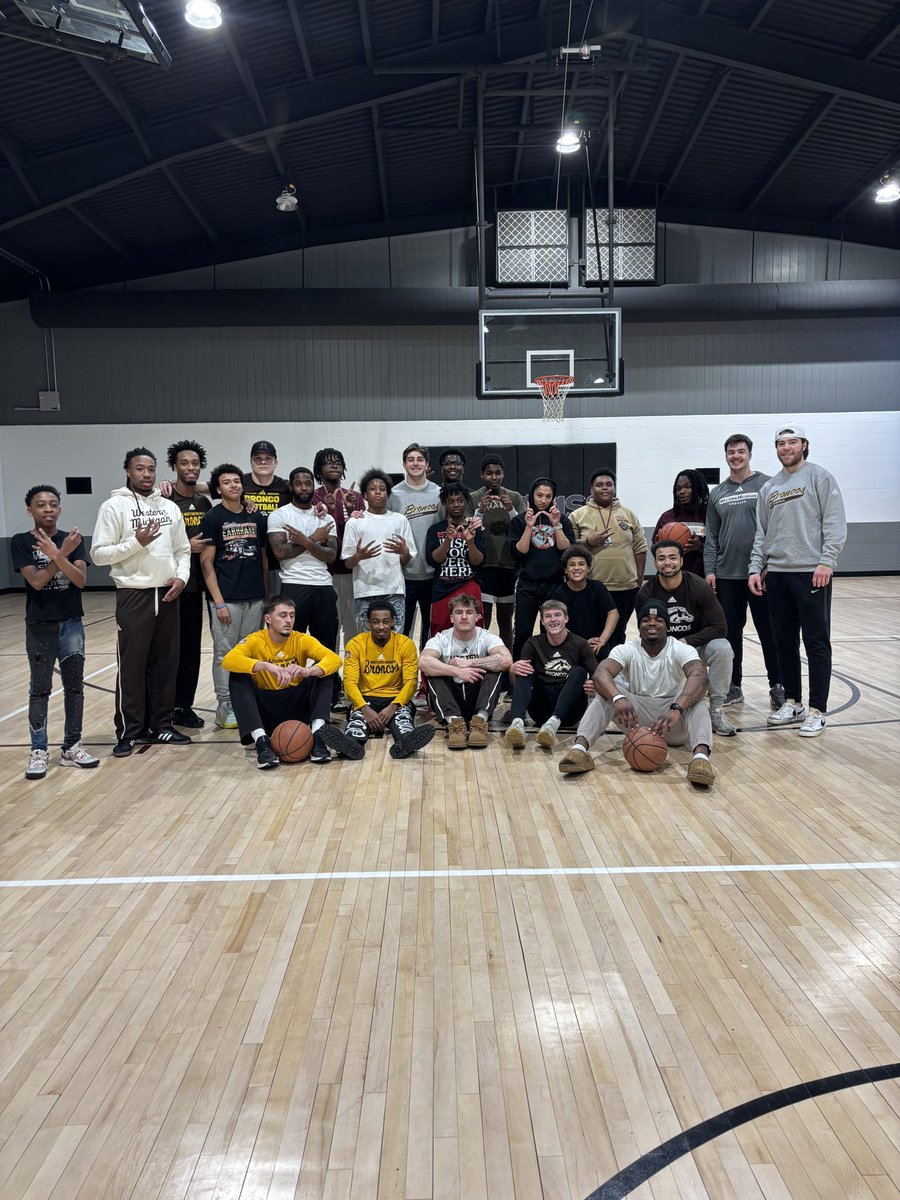 Malique Dieudonne (@10lique) on Twitter photo Had great time mentoring the younger community at the Boys & Girls Club! #BroncosWillReign <a href="/BroncsWillReign/">Broncos Will Reign Collective</a> Had great time mentoring the younger community at the Boys & Girls Club! #BroncosWillReign <a href="/BroncsWillReign/">Broncos Will Reign Collective</a>