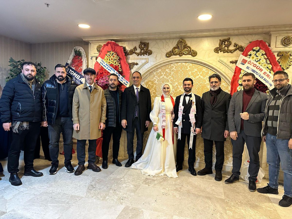 DevaSultanbeyli's tweet photo. Önceki dönem gençlik çalışmaları başkanımız sn Yusuf Gümüş bey ve Aslı Kara çiftimizin Nikah törenine İl Başkanımız Ali Hakan Ağaoğlu ilçe Başkanımız Selçuk Ballıkaya ve yönetim kurulu olarak katılım sağladık.
Çiftlerimize ömür boyu mutluluklar dileriz.
@alibabacan 
@devapartisi https://t.co/iRh2Qscq4C