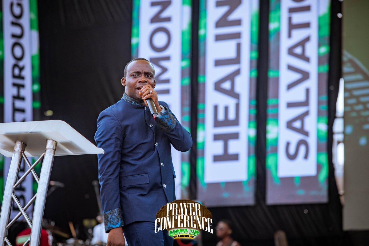 FlamingNetwork1's tweet photo. We shall be many !!! 

The way to check your frequency as a Christian is to check your fire. - @pdanielolawande 

@pdanielolawande x @apostlemichaelorokpo 🔥🔥

Follow @flamingnetwork for more edifying content to keep the community growing

#Reach4Christ https://t.co/NsjcygqZcR
