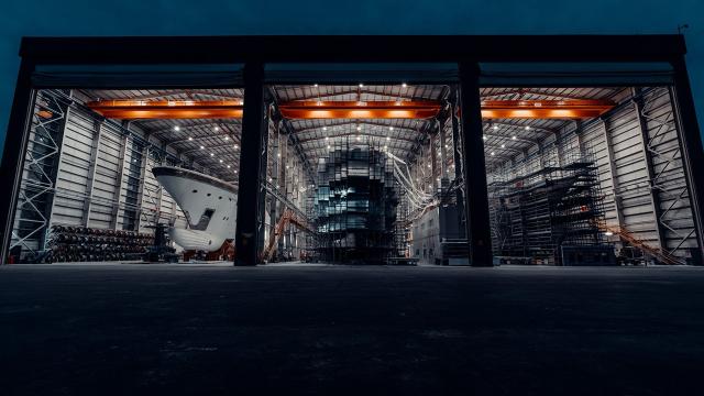 Türkiye mega yat imalatında dünyada 2. sırada

Abdulkadir Uraloğlu, 

"Ülkemiz son dönemde toplam uzunluğu 6 bin 410 metre, ortalama uzunluğu ise 43,9 metre olan 146 sipariş aldı. Sektörde sipariş adedi bakımından dünyada yüzde 12,9'luk paya sahibiz." dedi.

<a href="/trthaber/">TRT HABER</a>