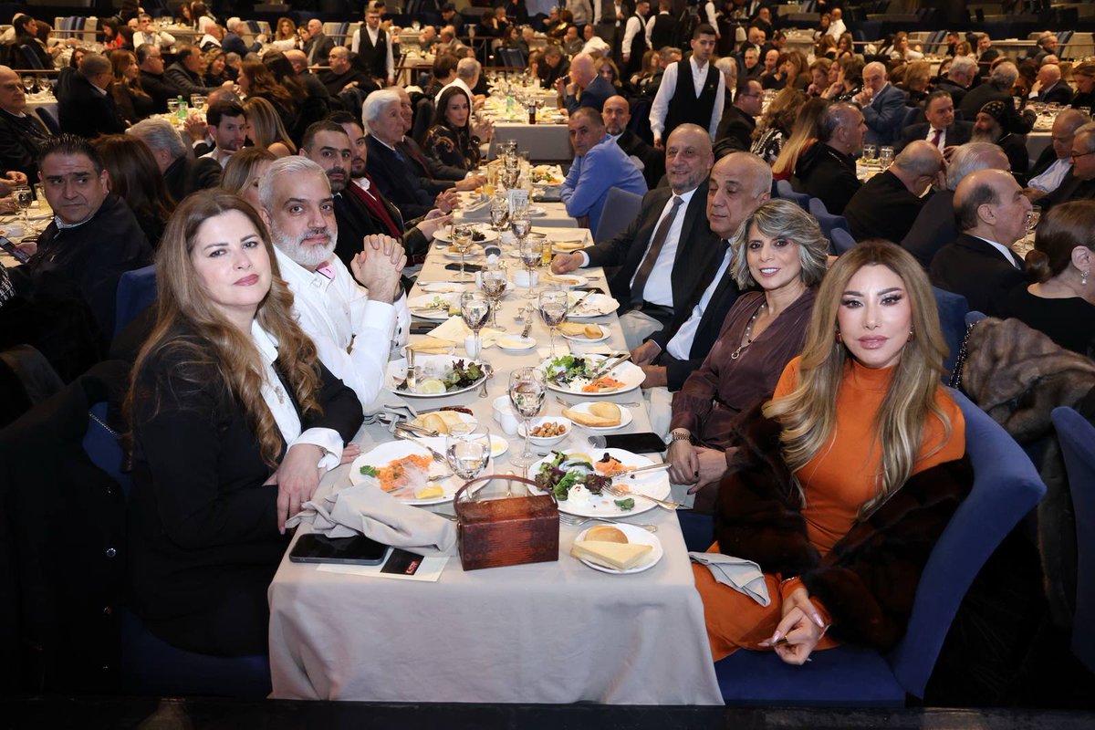 KhadeejaKaram's tweet photo. شمس الأغنية العربية #نجوى_كرم ضيفة شرف أُمسية إنسانية تجمع الإيمان والوطن والتُراث في صالة السُفراء في لبنان🧡 https://t.co/TMEYKklSL9