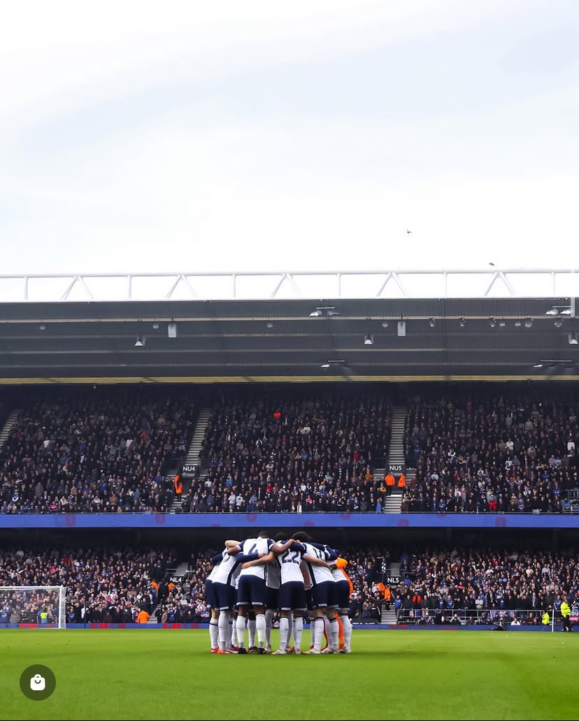 Luke_THFC__'s tweet photo. @Arsenal Don’t ever compare yourself to us again. Today has shown that London is more claret and blue than it is red. YOU ARE A DISGRACE TO LONDON FOOTBALL. OTHER NORTH LONDON CLUBS WIN THEIR GAMES TODAY, AND OTHERS DONT. “oh but next season” fc are soo ass. #coys #bryangilthegoat https://t.co/C7ogpgDbXn