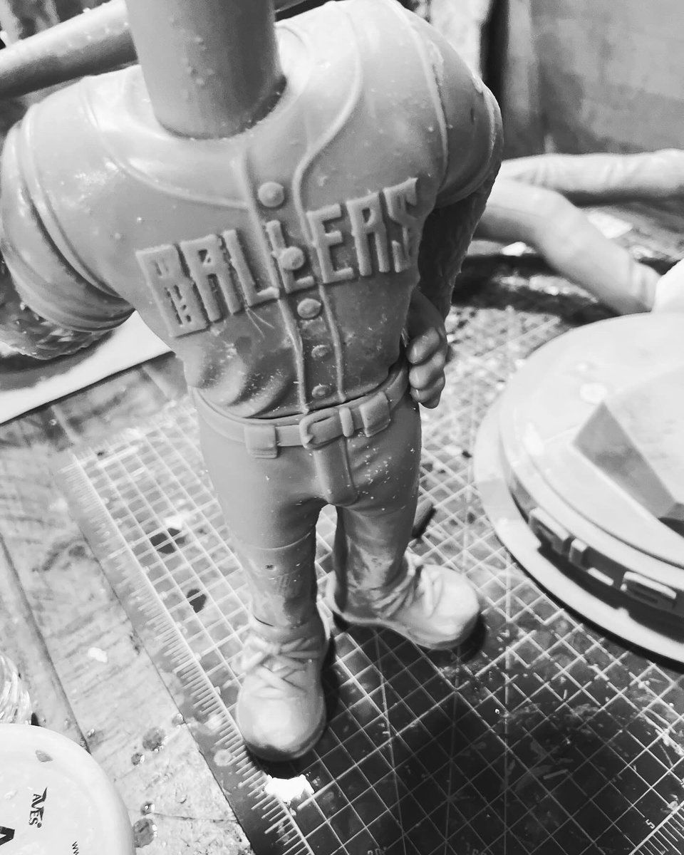 @33_customs tweet media