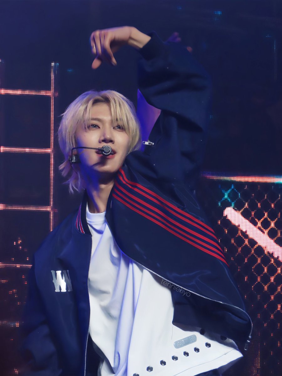 250222  blue square
美貌猫猫😽

#TEN_ONTHEWay_SEOUL_DAY1 #TEN #李永钦 #เตนล์ #텐