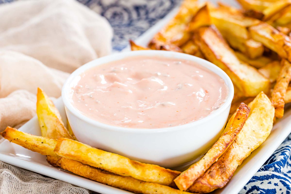 This easy recipe for creamy, homemade Big Mac Sauce tastes just like the real thing, only lighter! You’ll be slathering this McDonald's Secret Sauce copycat on everything! #BigMacSauce #SpecialSauce 
l8r.it/YZTn