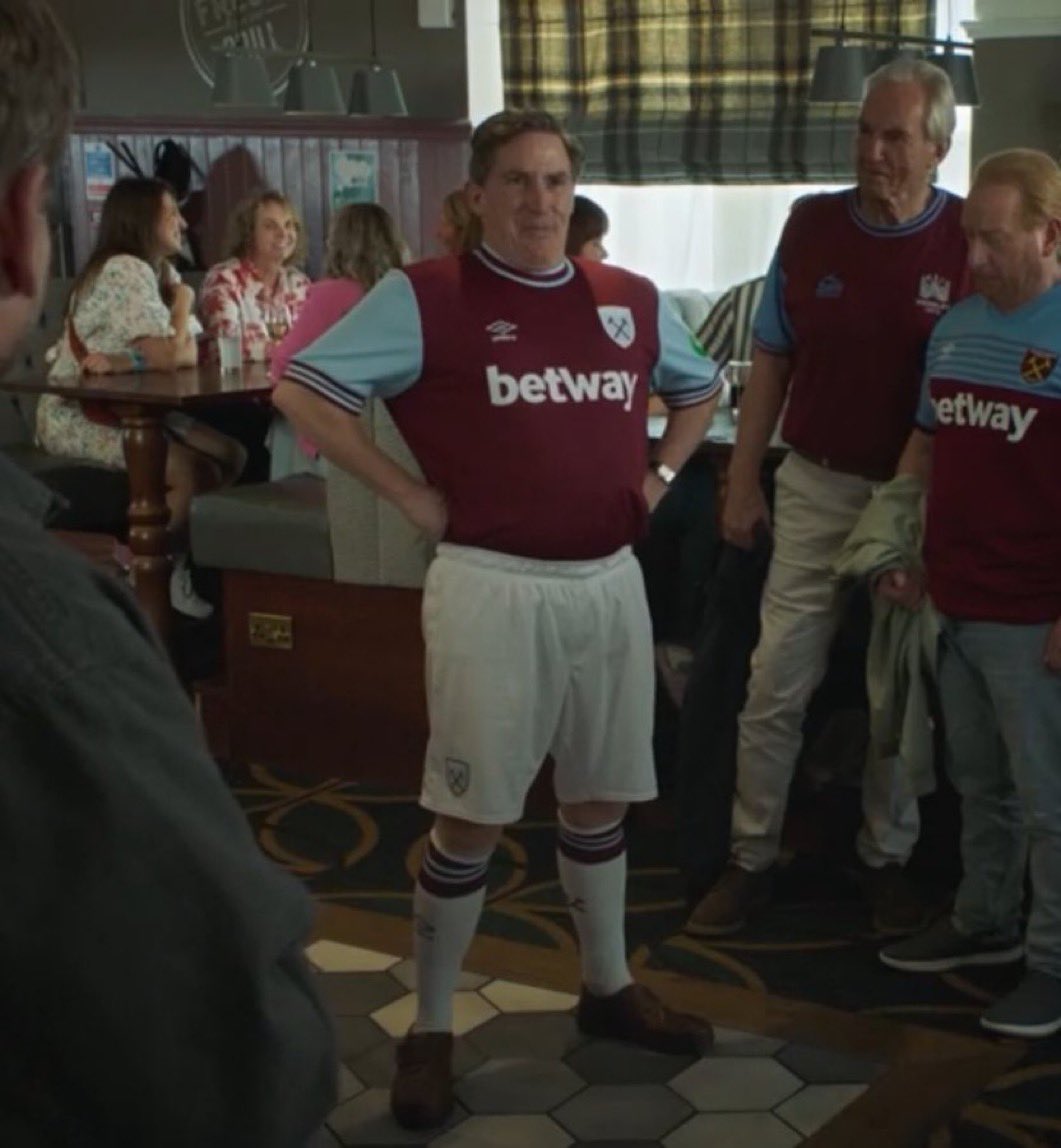 tobytarrant's tweet image. Me in the pub later