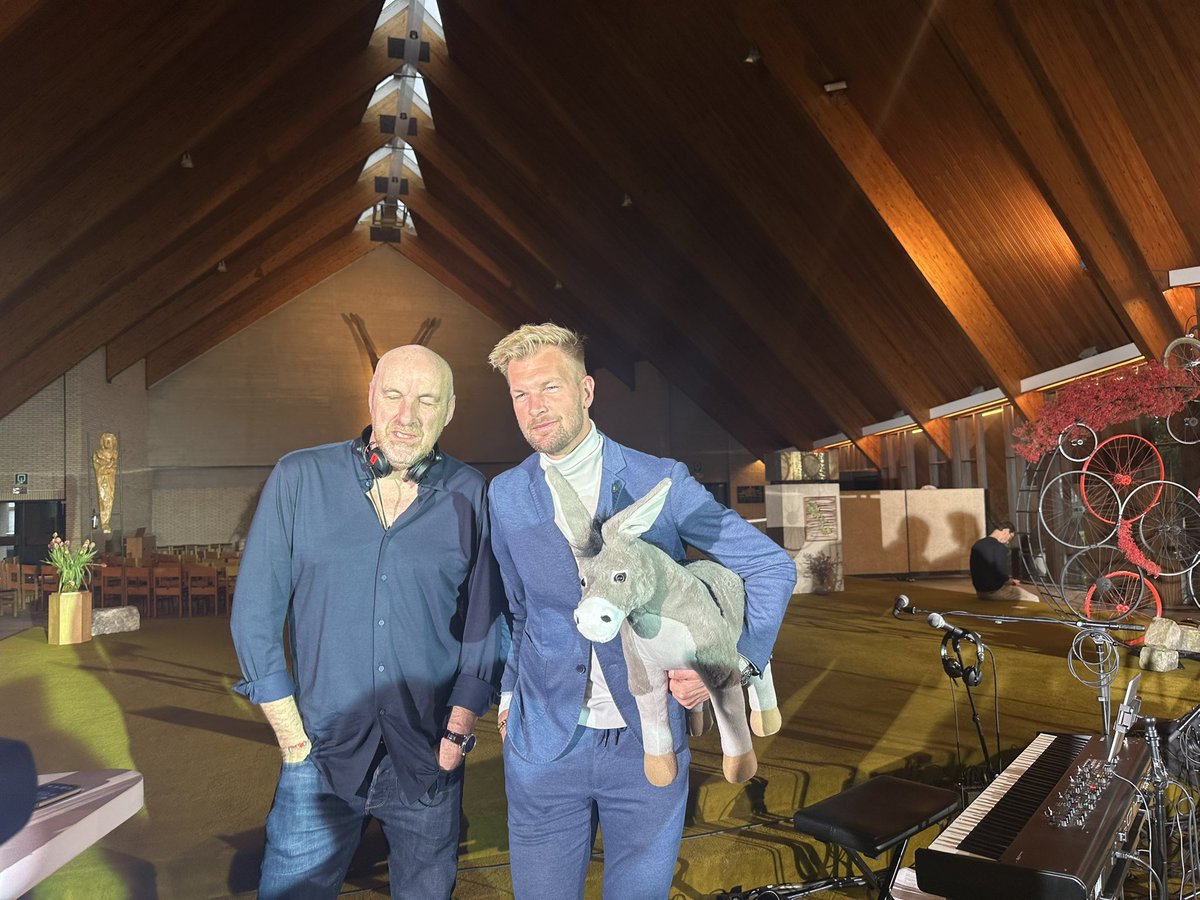 FrancisBenoitku's tweet photo. Vandaag was @vrtradio2 te gast met #weekwatchers in @GemeenteKuurne https://t.co/09PSBUiTyC