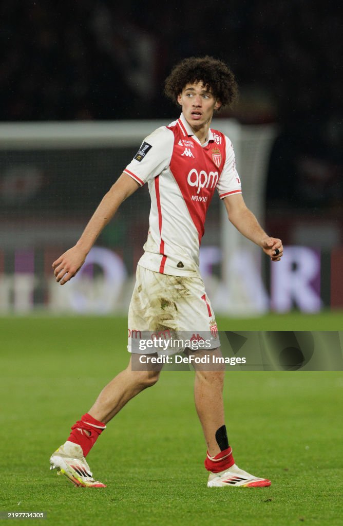 🎂 𝙅𝙊𝙔𝙀𝙐𝙓 𝘼𝙉𝙉𝙄𝙑𝙀𝙍𝙎𝘼𝙄𝙍𝙀 🎂

👤 Maghnes AKLIOUCHE 🇫🇷
🎂 23 ans
🇲🇨 Au club depuis 2017

📊 85 matchs - 14 buts - 12 passes décisives