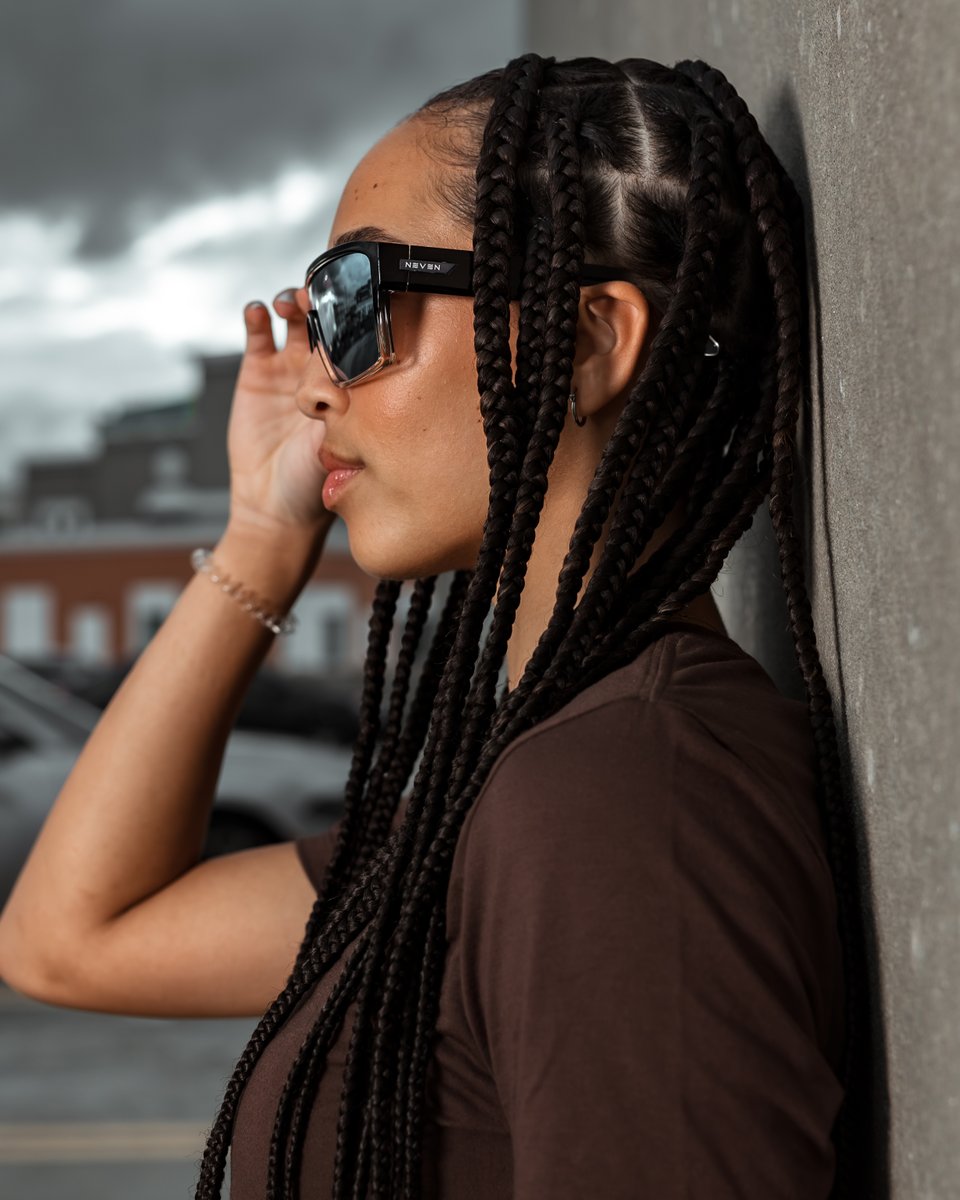 neveneyewear's tweet image. The Inlet shades bring serious presence. 😎 Oversized, unisex, and made to stand out, this shield-style frame turns heads everywhere. 🕶️✨ #InletShades #OversizedSunglasses #ShieldStyle #StreetwearEssentials #UnisexStyle #Trendsetter neveneyewear.com/collections/al…