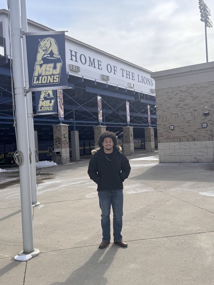 <a href="/Zo2Smooth/">Delonzo Washington</a> up in Ohio taking a official visit #compete