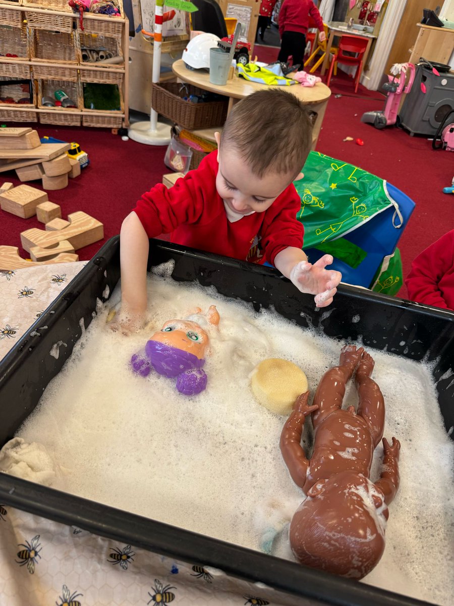 NetherburnPs's tweet image. #KindnessMatters #thoughtfulness @SLCEarlyLearn @SLCAttachment  we have been finding out what kindness means this week. We have been using kind words and being considerate and helpful to each other. Our dolls were looked after as we practiced doing kind things for others.