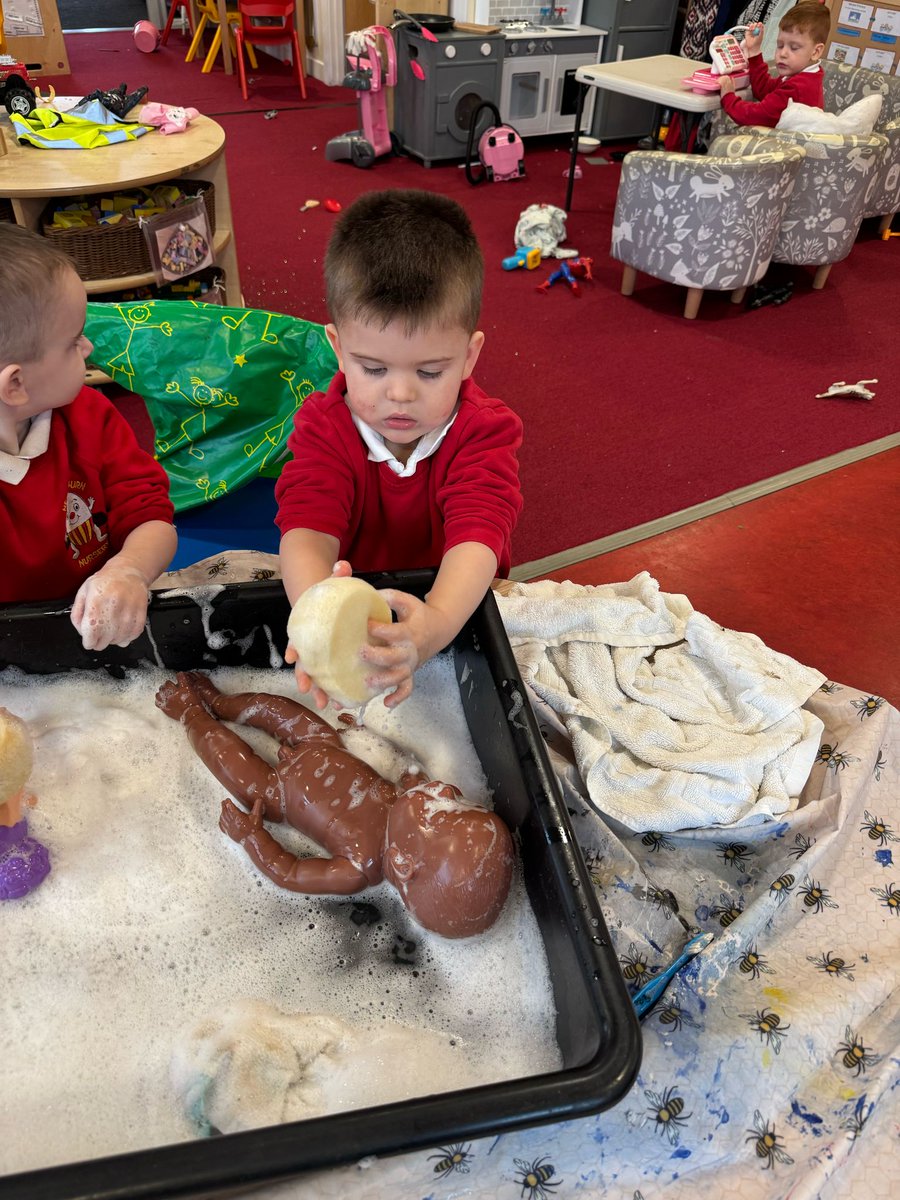 NetherburnPs's tweet image. #KindnessMatters #thoughtfulness @SLCEarlyLearn @SLCAttachment  we have been finding out what kindness means this week. We have been using kind words and being considerate and helpful to each other. Our dolls were looked after as we practiced doing kind things for others.