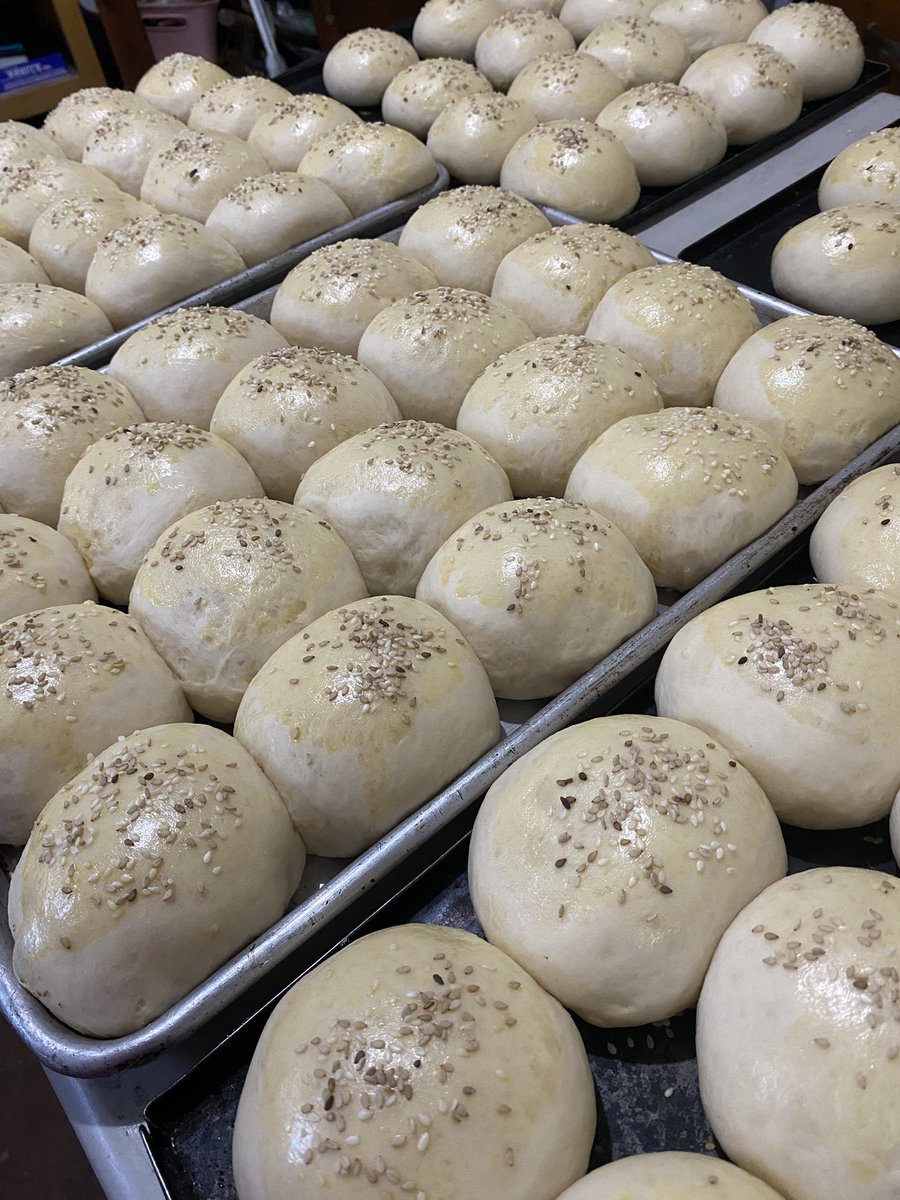 MariiChanga's tweet photo. Ni les dije, pero #LaNorma ya anda desde temprano horneando. #LittleBread 🍞✨ https://t.co/OJZ7QZrl8b