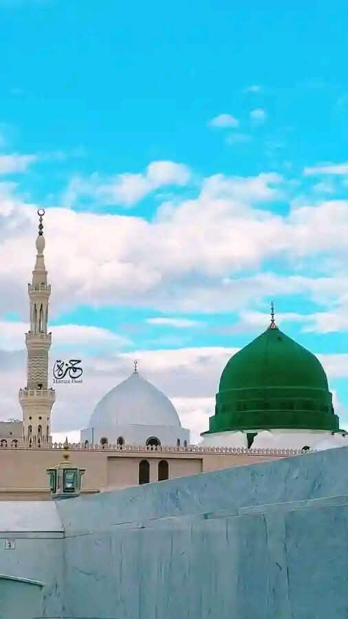 جہاں بھر کی نعمتوں کا شمار ہوا جب
ہمارے حصے میں آپ ﷺ کاہونا افضل ٹھہرا

یا حبیبی یا محمد صلی اللّٰہ علیہ وسلم ❤️