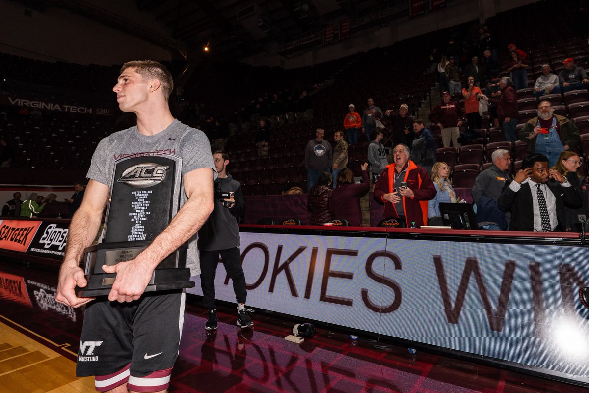Kind of poetic how 5 years ago Bama Sam's iconic takedown sealed the deal for the Hokies and in his last match in Cassell, he got to watch his roommate Eddie V do the same thing last night. Both at 125. Both for the team title 🥹
#ThisIsHome #Hokies 🦃