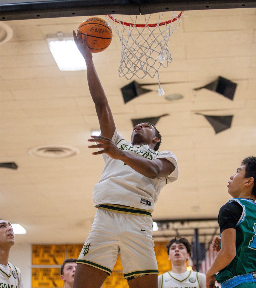 Freshman Charlie Adams and senior Mathew Wilson each scored 22 points to lead St. Bonaventure to an overtime win over Irvine and into another title game. With Gallery and Video. <a href="/SeraphsBBall/">St. Bonaventure Basketball</a> <a href="/StBonaventureA1/">St. Bonaventure Athletics</a> <a href="/wolfgang_wood/">Wolfgang Wood</a> 
👇👇👇👇
vcstar.com/story/sports/h…
