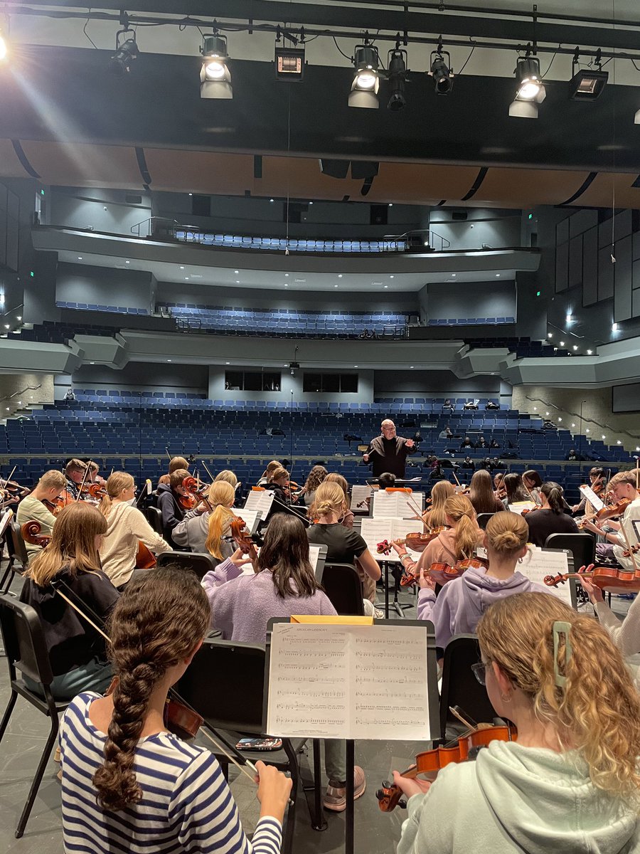 Middle School All State Orchestra is happening now! 🎻 Thank you to our guest conductor Dr. Peter Folliard! Concert starts at 3:00ct. Live performance link below: 

youtube.com/live/vkLMRPSOn…