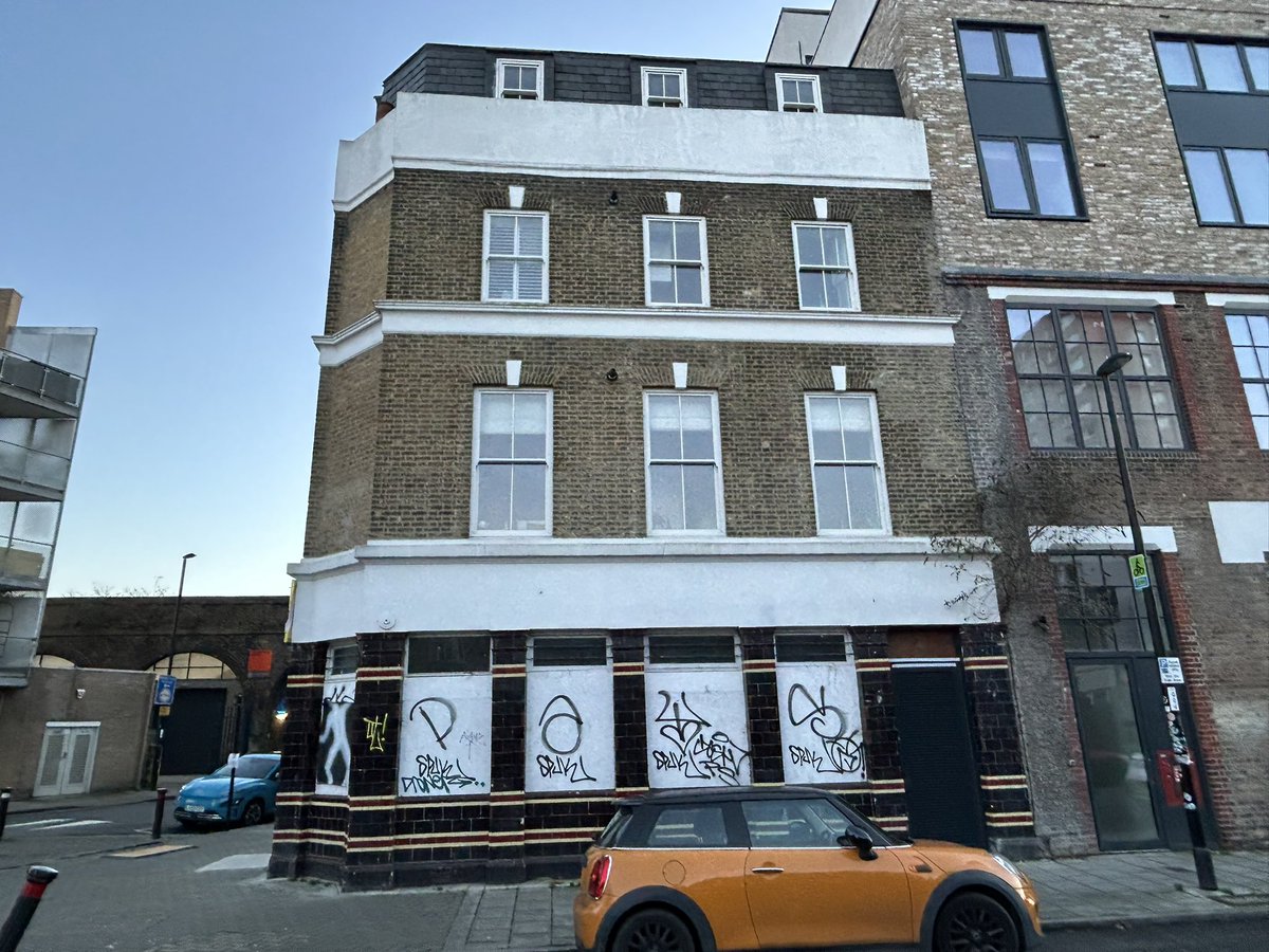 ‼️Pub at risk‼️ Deptford - you need to take action to save Lord Palmerston‼️ The freeholder has ripped out interior of pub. Object! <a href="/LewishamCouncil/">Lewisham Council</a> re: DC/25/138742. Planning permission needed for change of use to retail. #object #saveourpubs #deptford planning.lewisham.gov.uk/online-applica…