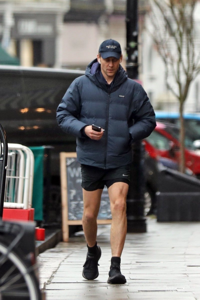 📸 ATUALIZAÇÃO DA GALERIA: February 21 | Out and about in Primrose Hill, London

🖇️Veja mais fotos: tomhiddleston.com.br/galeria/thumbn…