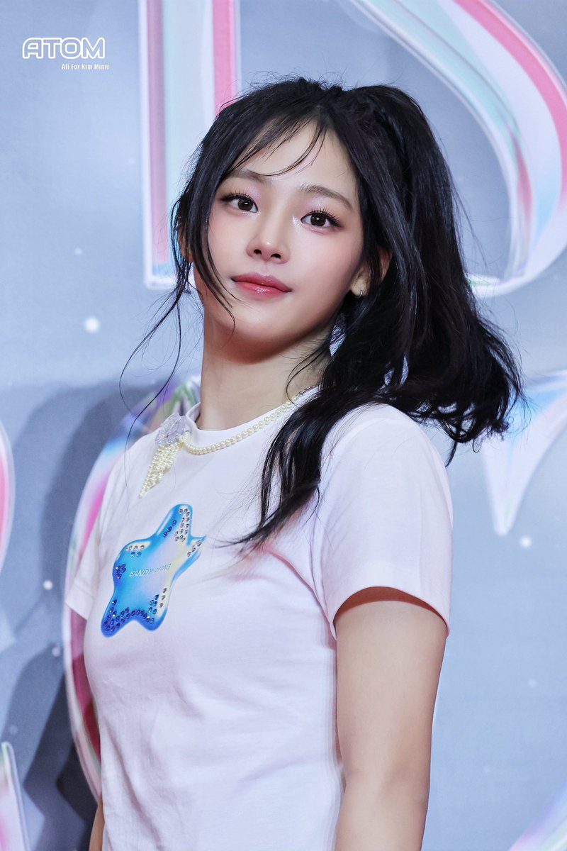 atom_mj0507's tweet photo. 241227 AAA

 #민지 #Minji #NJZ https://t.co/1AN9sszOQ4