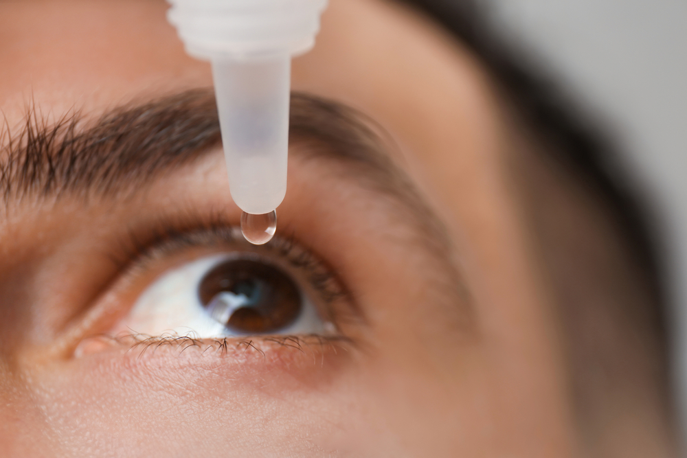 AcademyEyeSmart's tweet photo. Can eye drops cause drowsiness? Here's what an ophthalmologist says: https://t.co/iyf9Ks3F4b 

#eyedrops #drowsy #drowsiness #symptoms #sideeffects #medication #medicine #eyehealth #glaucoma #dryeye #healthtips https://t.co/OVr3WSgT2s