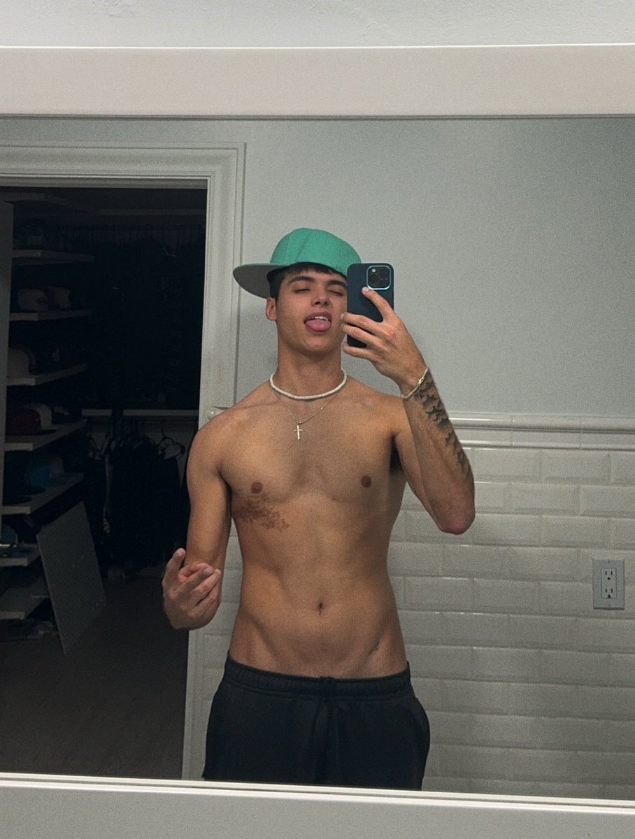 say hi for the shower vid in dms (serious)