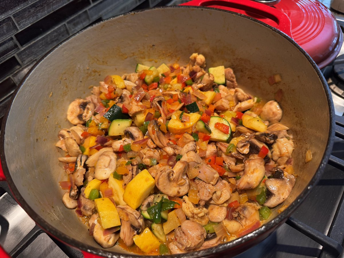 MAGA2GOAT's tweet photo. Kids not eating #Vegetables, #Pasta the #IndianWay.
#OnesaChefAlwaysaChef https://t.co/ogGSiPLM5q