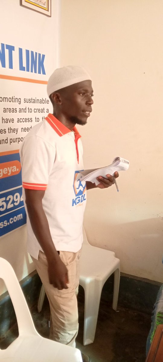 Parents Meeting at KGDL Offices! PR Officer, Mr. Kato Salim discussed vital parental strategies, separating activities, and the importance of understanding each other. He emphasized avoiding propaganda and starting a social fund. Together, we can build a brighter future! #KGDL