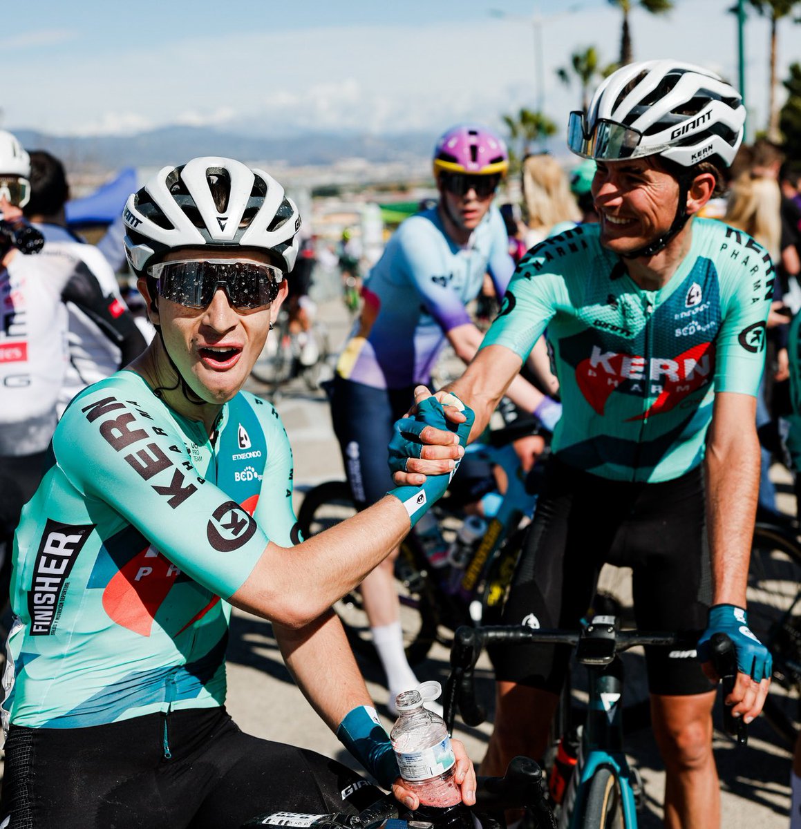 Equipo Kern Pharma tweet media