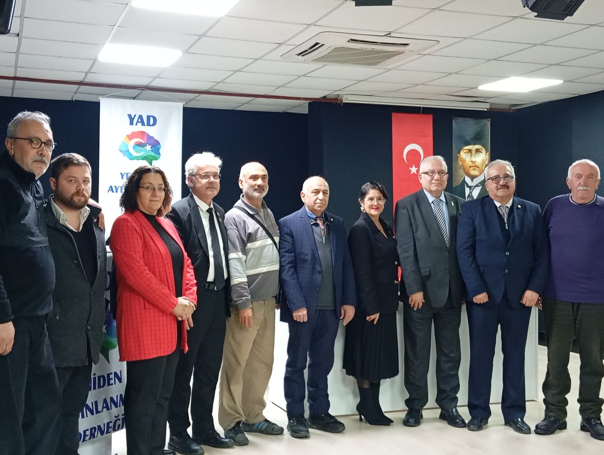 Bugün Yalova İlimizde, Zafer Partisi Yalova İl başkanlığı ile çok verimli programlar gerçekleştirdik. Sabah İl Başkanlığımızda basın toplantısı ile başlayan çalışmalar, çarşı ve pazar gezisi ile sürdü. Daha sonra Yalova Temad ve Yeniden Aydınlanma Dernekleri ziyaret edildi ve