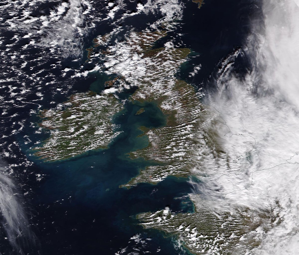 phil_layton's tweet image. Some &apos;cloud streeting&apos; on the NOAA21 Sat pic today
#NASAWorldview