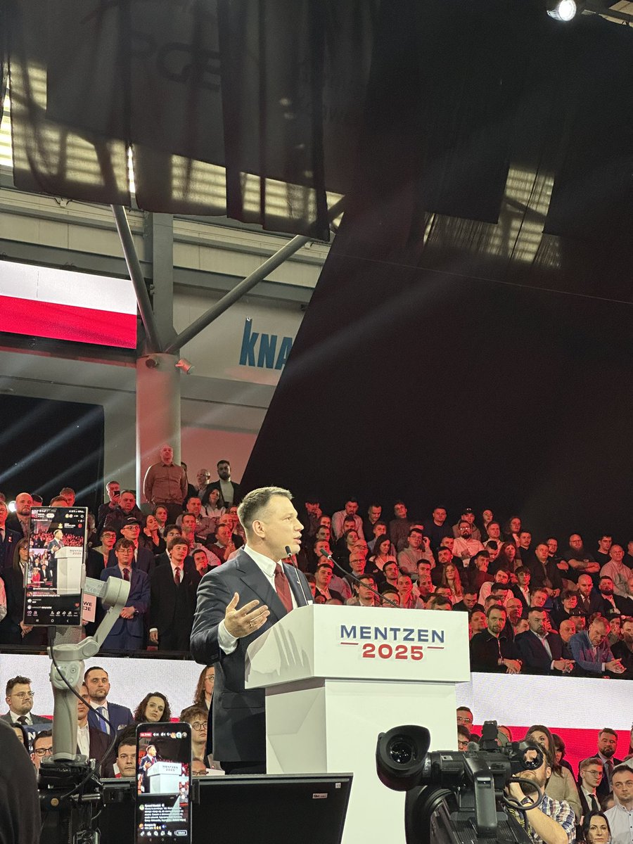 Dzisiaj byliśmy w Bełchatowie na Konwencji Prezydenckiej Sławomira Mentzena. Spotkanie z fajnymi ludźmi z Ruchu Narodowego z całej Polski, tysiące sympatyków Konfederacji, świetna atmosfera i mocne przemówienia liderów. Młoda Polska, nowa prawica, jedyna alternatywa dla Polski.