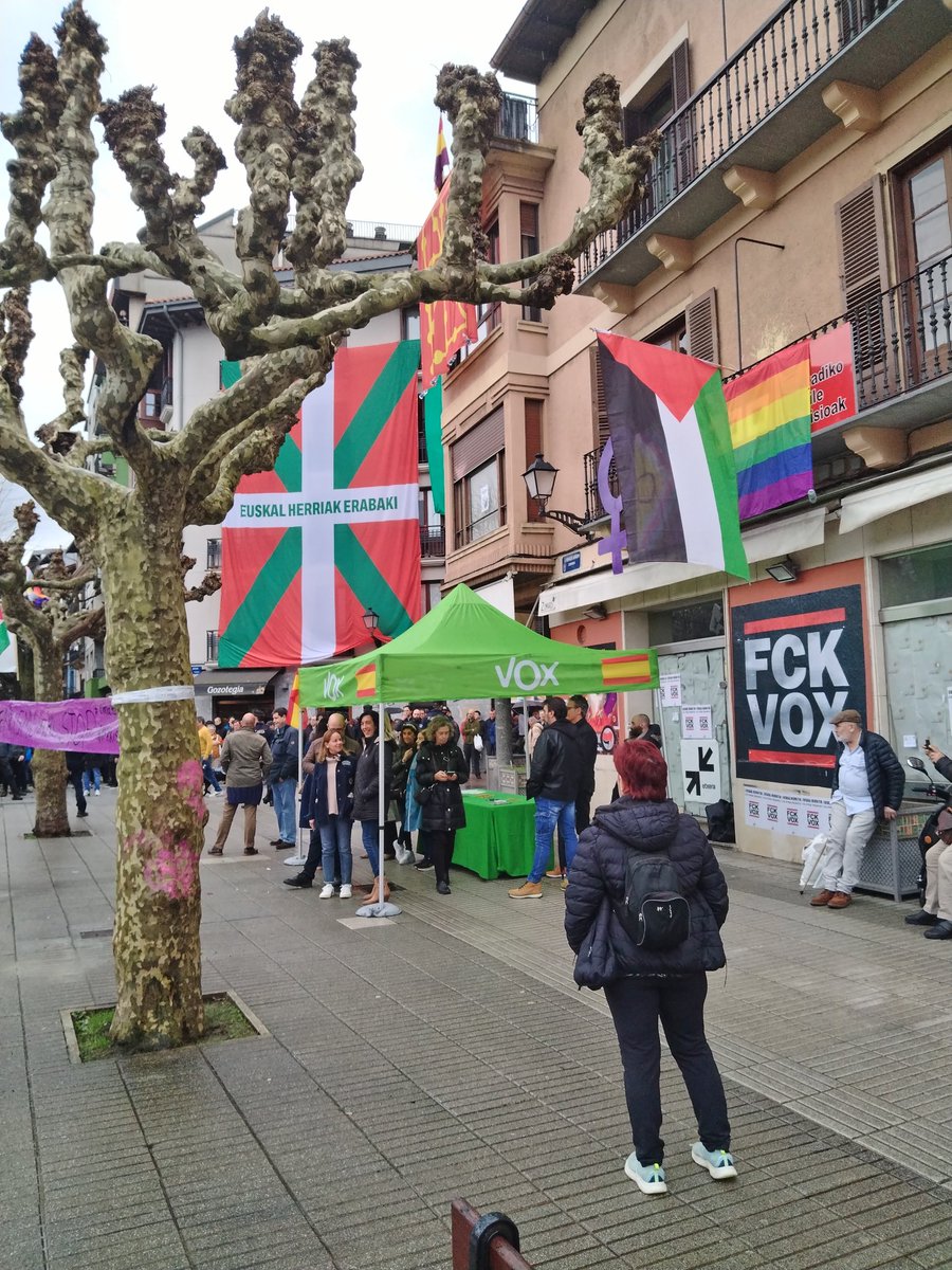 Troleo a VOX en Euskadi nivel Dios.
