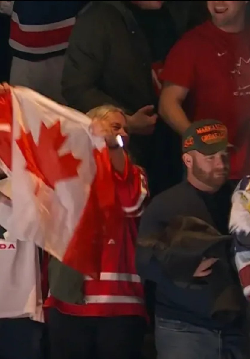 PoeTahToe_'s tweet photo. @BehizyTweets 🇨🇦🇨🇦🇨🇦🤣🤣🤣 https://t.co/rsEjTNuHE9