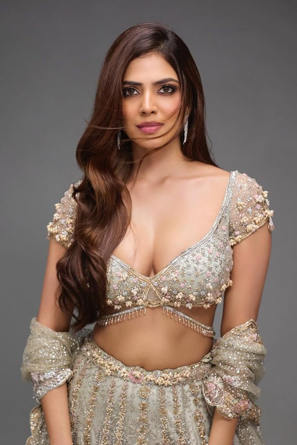 GkaVUMSWYAEvkeS?format=jpg&name=900x900