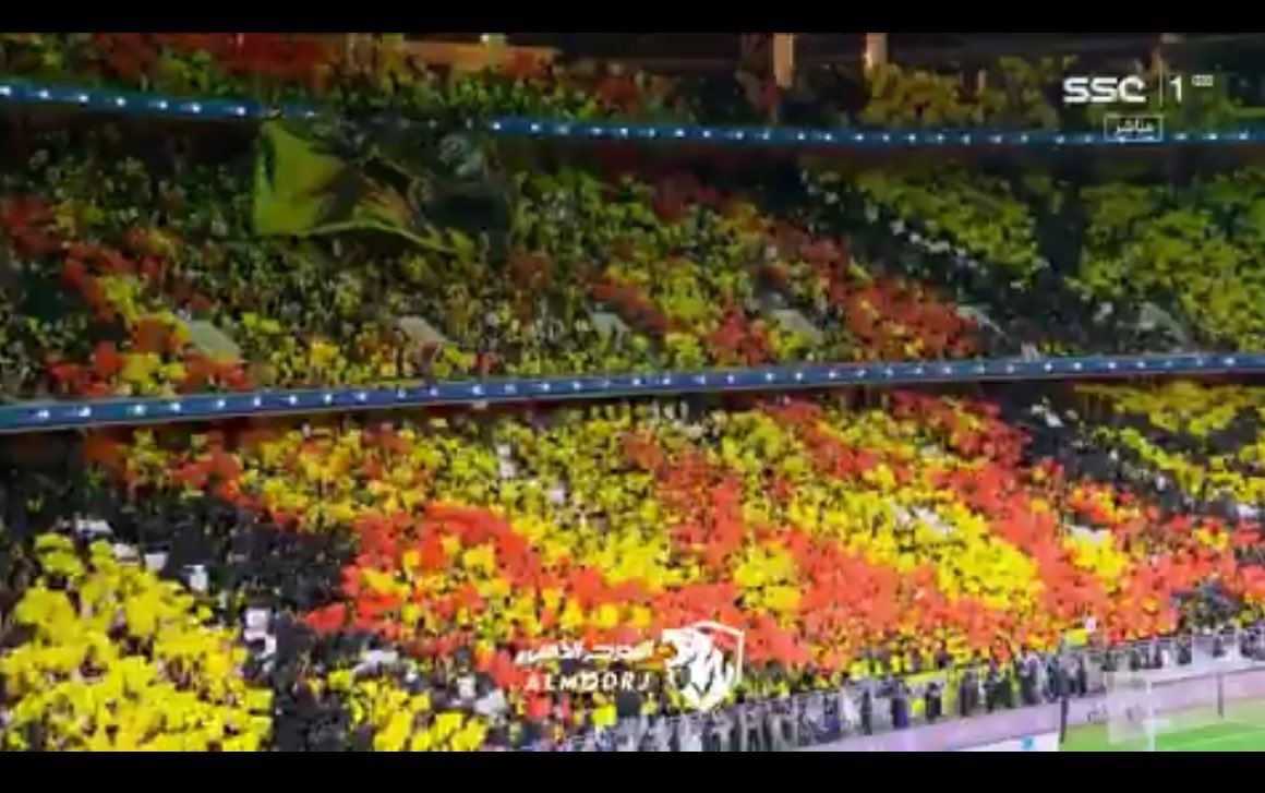 مافيه مبرر الا انه مدير شركة سن توب على ذي الالوان