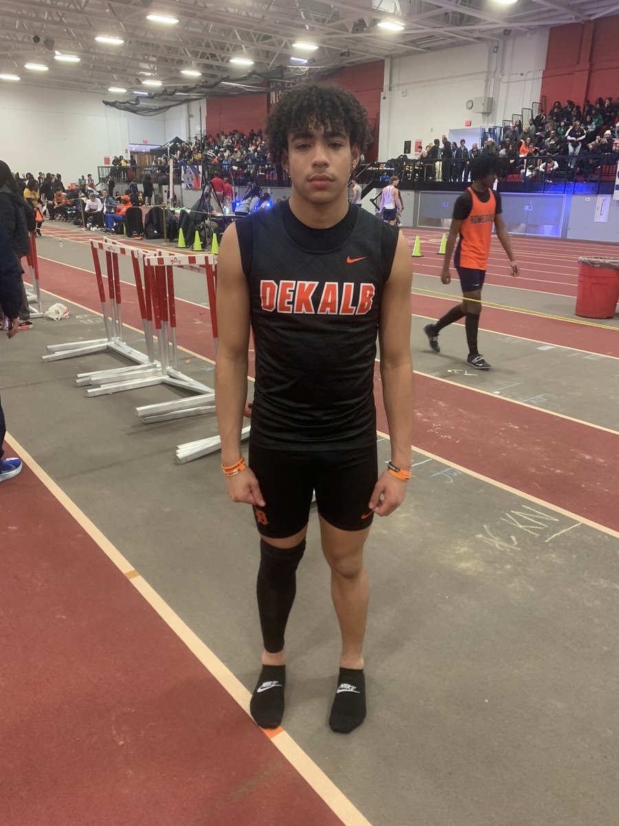 Freshman Drake Gay had himself a great day in the field. Drake took 3rd in the F/S long jump with a leap of 19’ 5.5”. After an unfortunate false start in the 60 he bounced back and won the F/S high jump clearing 5’ 7”. Proud of bounce back!

<a href="/1barbathletics/">DeKalb Barbs</a> @BarbBoosters