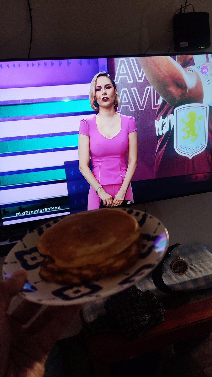 3hibar's tweet photo. Disfrutando de un buen desayuno de medio día 🥞☕ mientras disfruto de un buen partido de fútbol #LaPremierEnMax con una belleza🩷 y todo su es color de rosa en sábado 🫶🏻🥰 #miroslavamontemayor ❤️
Gana el Cheelse https://t.co/EDqRHQgHsw