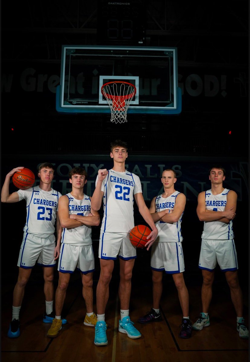 Senior Night tonight vs Marshall! 
Come help us celebrate 4 awesome years with these guys! 
🆚 Marshall, MN
📍Sioux Falls Christian 
⏰ 6:30
📺 youtube.com/@chargernation…