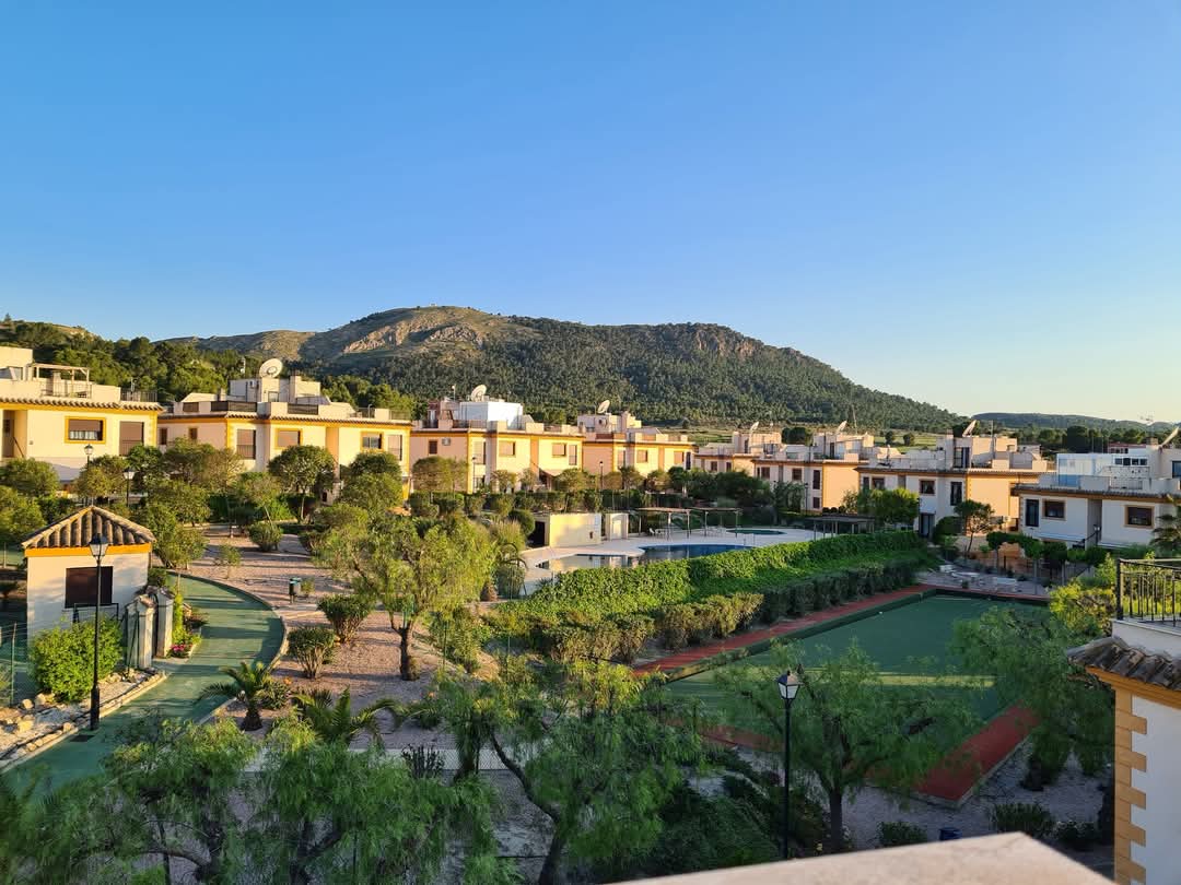 Early start, but bring on tomorrow. #homefromhome ✈️🇪🇸🌞🥂