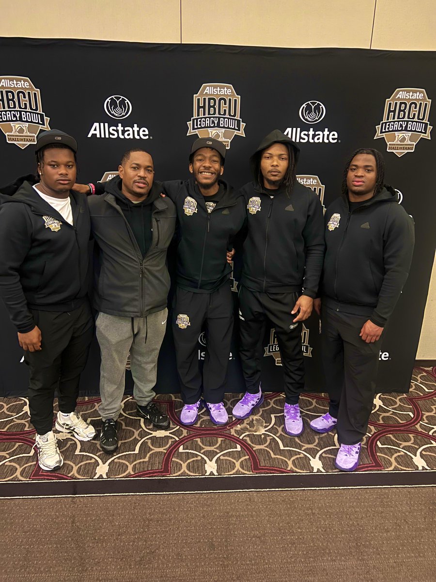 ShunBrown06's tweet photo. The sky is the limit ! Proud of yall boys. @HBCULegacyBowl https://t.co/Wirb3ytTK2
