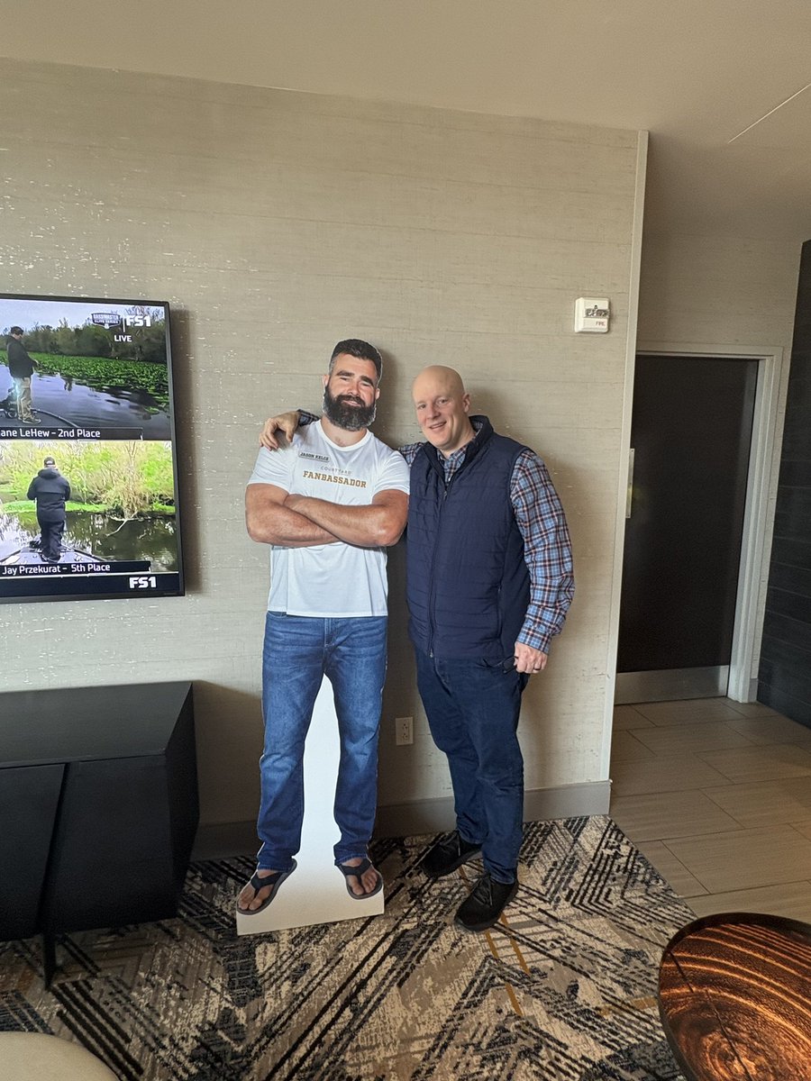 michael_d_lynch's tweet photo. @JasonKelce I was surprised to run into you at the Courtyard Philadelphia South at The Navy Yard this morning!  Nice meeting you!  Go birds!! 🦅 https://t.co/4sOGySL5IL